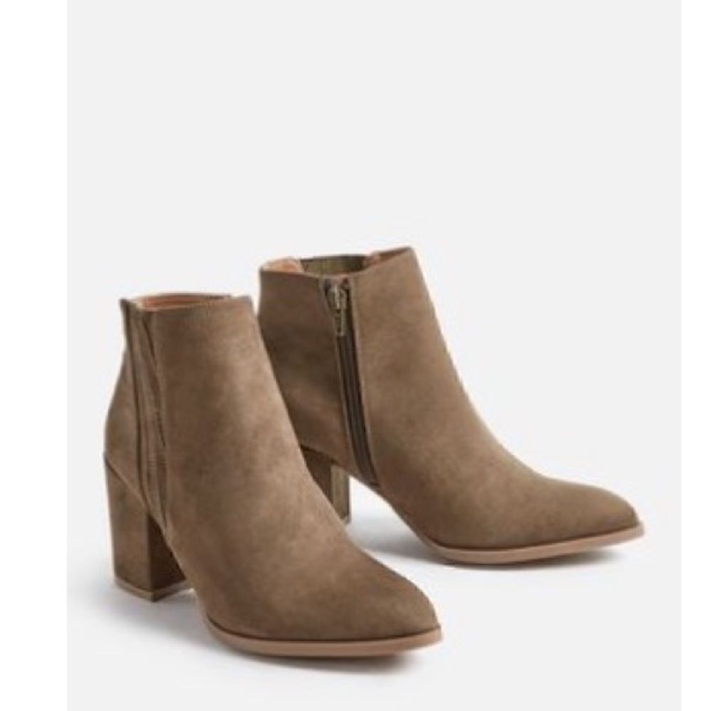 Just Fab Shannan Faux Suede Bootie size 10